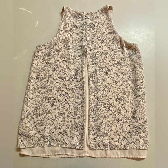 Light Pink/Cream Top w Black Floral Design - Picture 3 of 7
